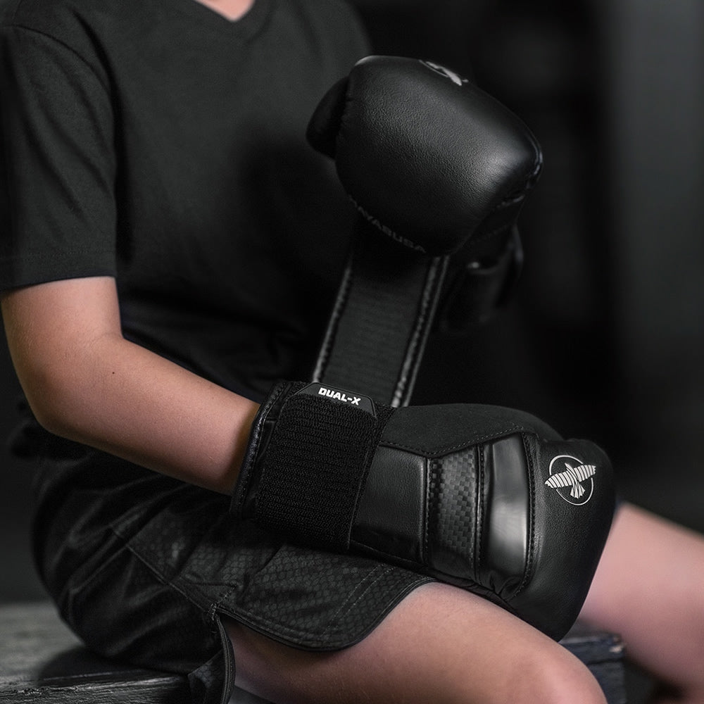 Load image into Gallery viewer, Hayabusa T3 Youth Boxing Gloves Black/Black Feature

